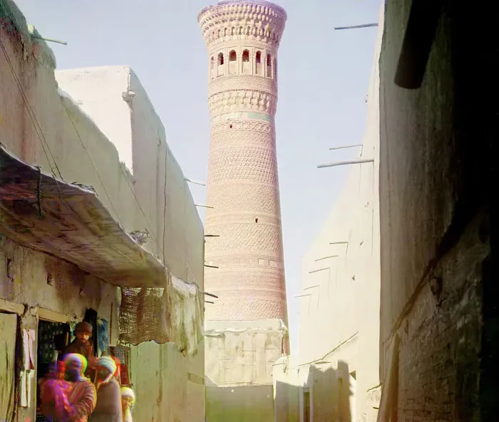 Framed Print : Street scene with vendors, minaret in background, between 1905 and 1915. Creator: Sergey Mikhaylovich Prokudin-Gorsky Framed Print : Street scene with vendors, minaret in background, between 1905 and 1915. Creator: Sergey Mikhaylovich Prokudin-Gorsky