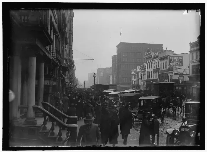 Framed Print : Street scene, Washington, D.C. between 1913 and 1918. Creator: Harris & Ewing. Street scene, Washington, D.C. between 1913 and 1918. Creator: Harris & Ewing Framed Print : Street scene, Washington, D.C. between 1913 and 1918. Creator: Harris & Ewing. Street scene, Washington, D.C. between 1913 and 1918. Creator: Harris & Ewing