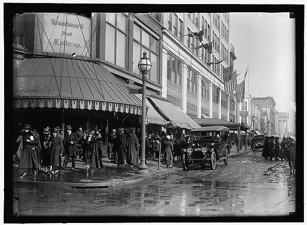 Street scene, Woodward & Lothrop, 11th and F Streets, NW, Washington, D.C, between 1913 and 1918. Creator: Harris & Ewing. Street scene, Woodward & Lothrop, 11th and F Streets, NW, Washington, D.C, between 1913 and 1918