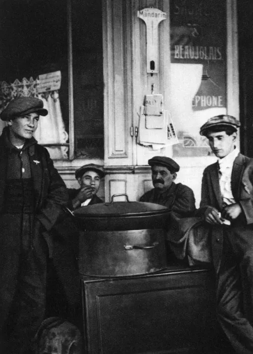 Framed Print : Street sellers of roasted chestnuts, Paris, 1931. Artist: Ernest Flammarion Framed Print : Street sellers of roasted chestnuts, Paris, 1931. Artist: Ernest Flammarion