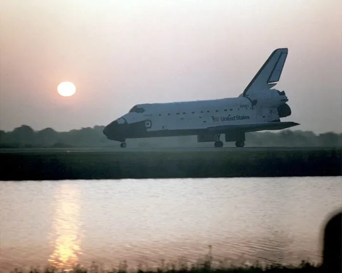 Framed Print : STS-45 Landing, Florida, USA, 1992. Creator: NASA Framed Print : STS-45 Landing, Florida, USA, 1992. Creator: NASA