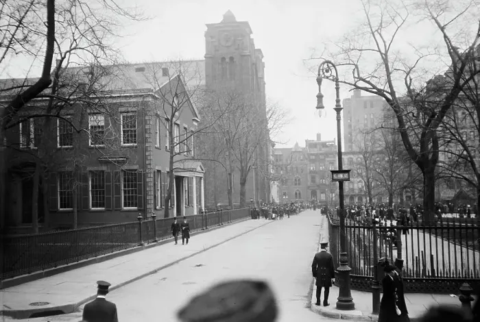 Framed Print : Stuyvesant Sq. - St. George's at time of Morgan funeral, 1913. Creator: Bain News Service Framed Print : Stuyvesant Sq. - St. George's at time of Morgan funeral, 1913. Creator: Bain News Service