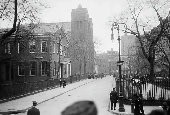 Framed Print : Stuyvesant Sq. - St. George's at time of Morgan funeral, 1913. Creator: Bain News Service Framed Print : Stuyvesant Sq. - St. George's at time of Morgan funeral, 1913. Creator: Bain News Service