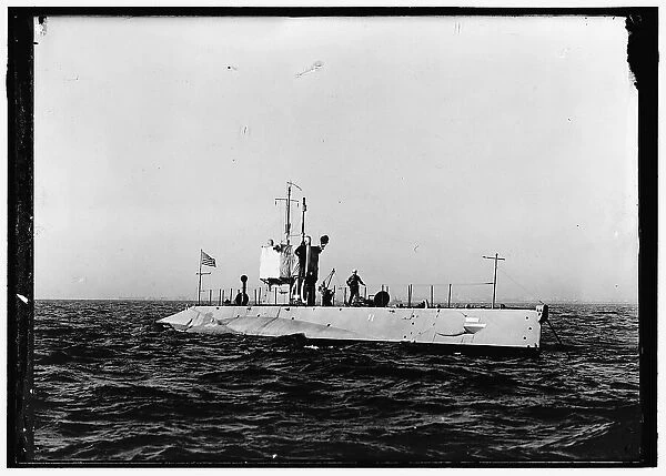 Submarine, #40, the USS L-1 (SS-40), between 1915 and 1918. Creator: Harris & Ewing. Submarine, #40, the USS L-1 (SS-40), between 1915 and 1918. Creator: Harris & Ewing