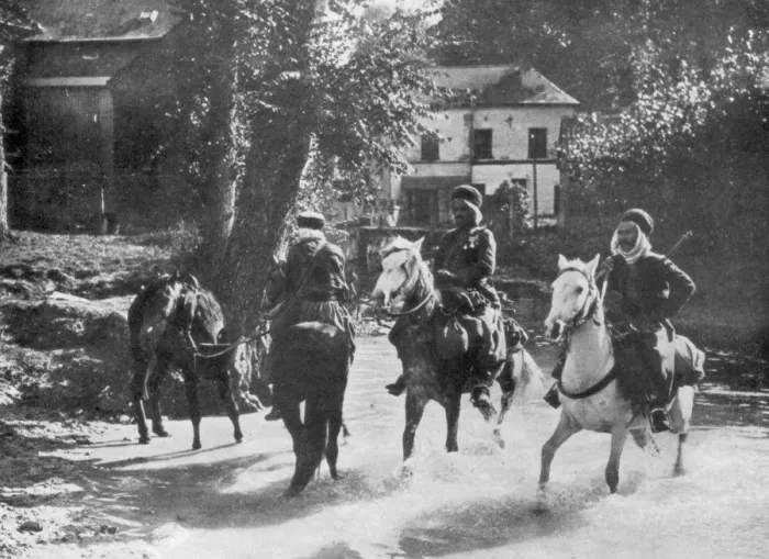 Framed Print : Sudanese cavalry, France, 1915 Framed Print : Sudanese cavalry, France, 1915