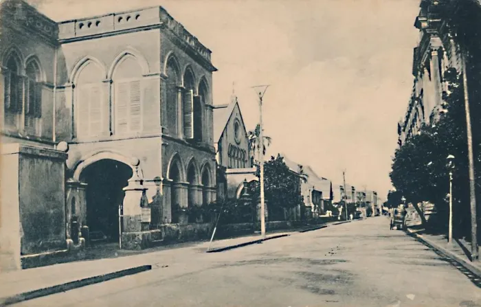 Framed Print : Sudder Street, Calcutta, c1910. Creator: Unknown Framed Print : Sudder Street, Calcutta, c1910. Creator: Unknown