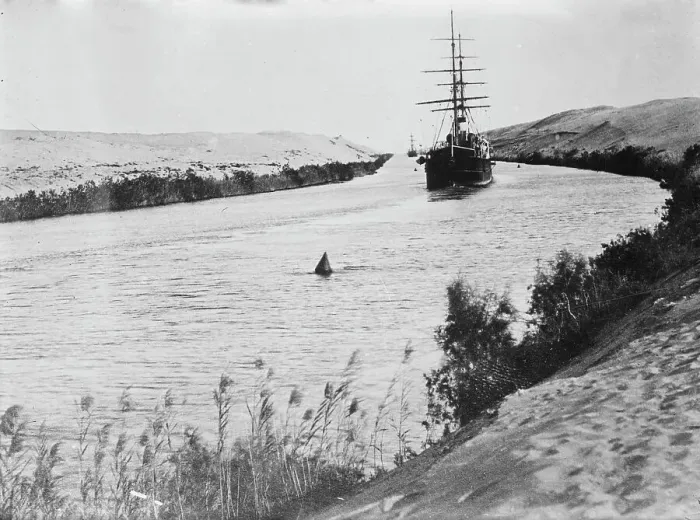 Framed Print : Suez Canal, between c1910 and c1915. Creator: Bain News Service Framed Print : Suez Canal, between c1910 and c1915. Creator: Bain News Service
