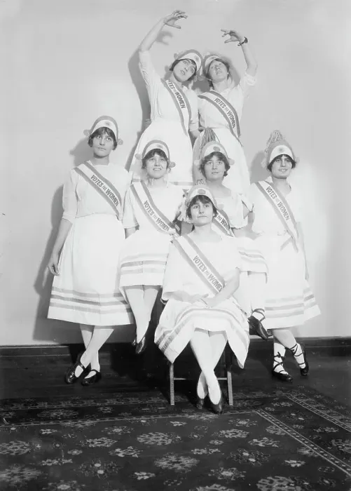 Framed Print : Suffrage dancers, between c1910 and c1915. Creator: Bain News Service Framed Print : Suffrage dancers, between c1910 and c1915. Creator: Bain News Service