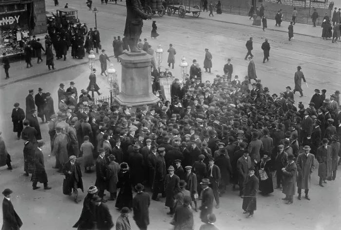 Framed Print : Suffrage meeting - City Hall, between c1910 and c1915. Creator: Bain News Service Framed Print : Suffrage meeting - City Hall, between c1910 and c1915. Creator: Bain News Service
