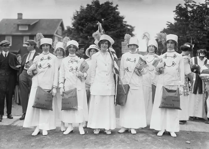 Framed Print : Suffrage news girls - Liz Freeman, between c1910 and c1915. Creator: Bain News Service Framed Print : Suffrage news girls - Liz Freeman, between c1910 and c1915. Creator: Bain News Service