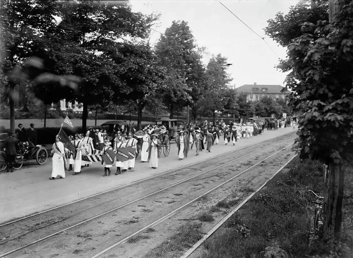 Framed Print : Suffrage pageant - Long Island, 1913. Creator: Bain News Service Framed Print : Suffrage pageant - Long Island, 1913. Creator: Bain News Service