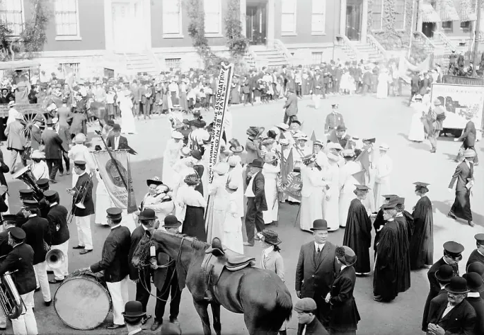 Framed Print : Suffrage Paraders, N.Y. between c1910 and c1915. Creator: Bain News Service Framed Print : Suffrage Paraders, N.Y. between c1910 and c1915. Creator: Bain News Service
