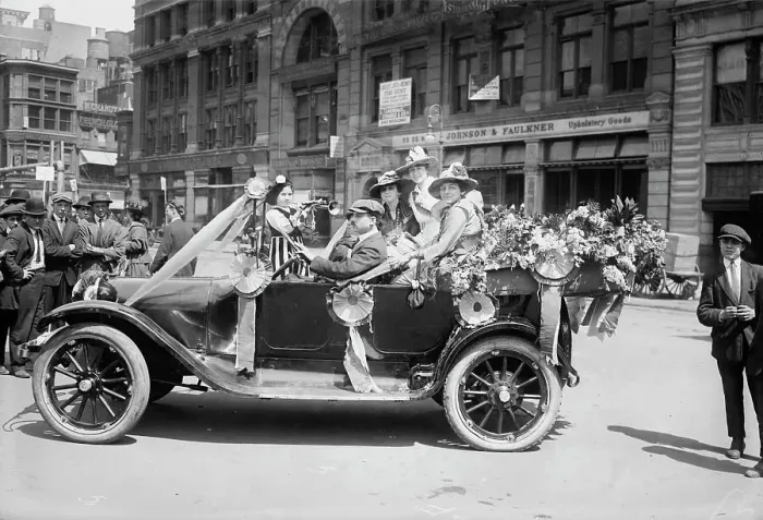 Framed Print : Suffragists selling flowers, (Mrs. Spinack's car), 1916. Creator: Bain News Service Framed Print : Suffragists selling flowers, (Mrs. Spinack's car), 1916. Creator: Bain News Service