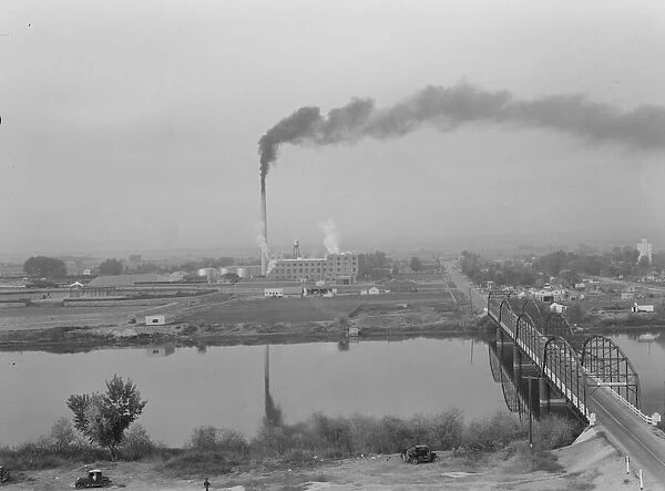 Sugar beet factory (Amalgamated Sugar Company) along... Nyssa, Malheur County, Oregon, 1939. Creator: Dorothea Lange