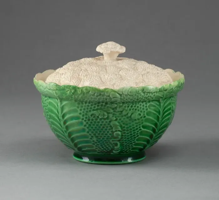 Framed Print : Sugar Bowl, Staffordshire, 1765 / 80. Creator: Staffordshire Potteries Framed Print : Sugar Bowl, Staffordshire, 1765 / 80. Creator: Staffordshire Potteries