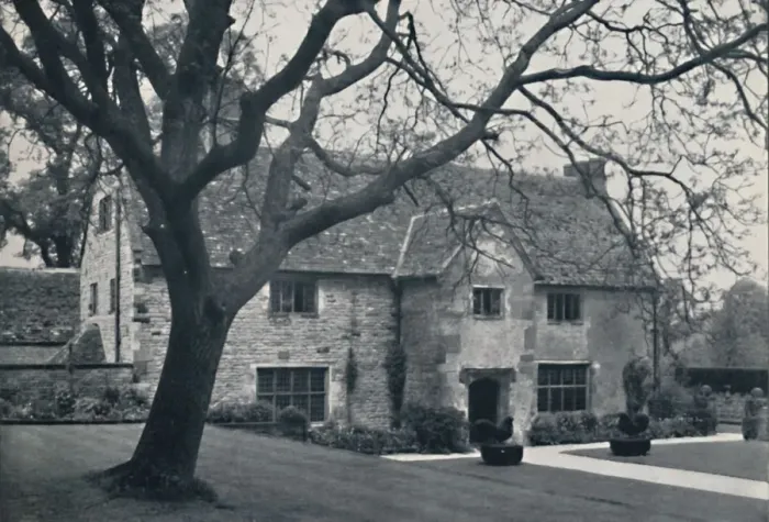 Framed Print : Sulgrave Manor, 1940 Framed Print : Sulgrave Manor, 1940