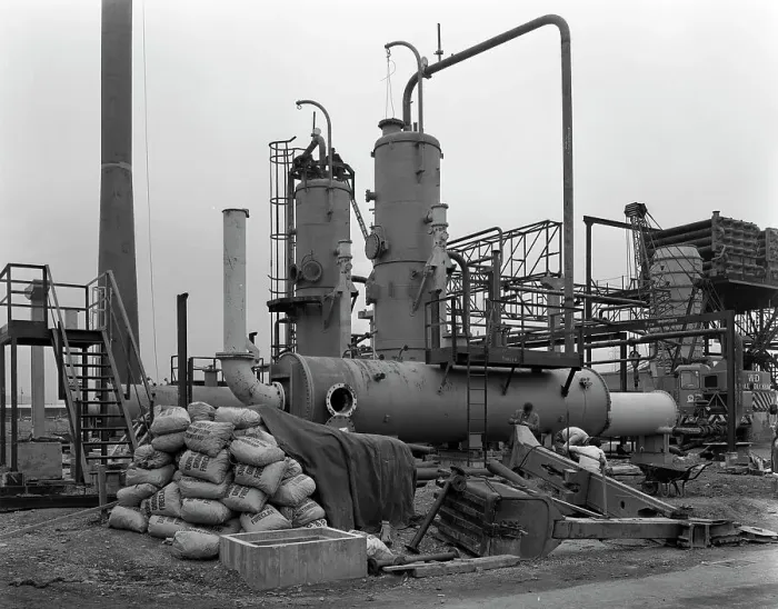 Framed Print : Sulphur recovery plant under construction at the Coleshill Gas Works, Warwickshire, 1962 Framed Print : Sulphur recovery plant under construction at the Coleshill Gas Works, Warwickshire, 1962