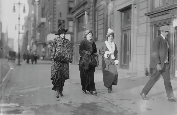 Framed Print : Sunday, 5th Ave. between c1910 and c1915. Creator: Bain News Service Framed Print : Sunday, 5th Ave. between c1910 and c1915. Creator: Bain News Service
