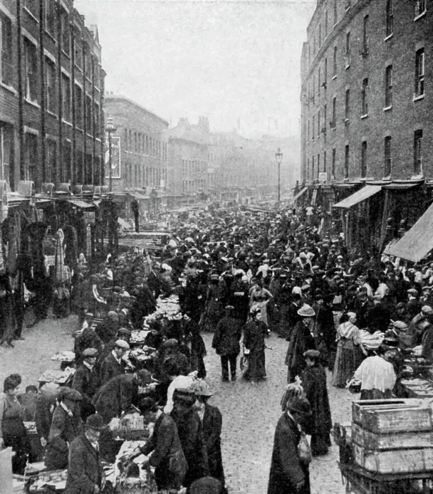 Framed Print : Sunday market, Wentworth Street, East London, c1930s Framed Print : Sunday market, Wentworth Street, East London, c1930s