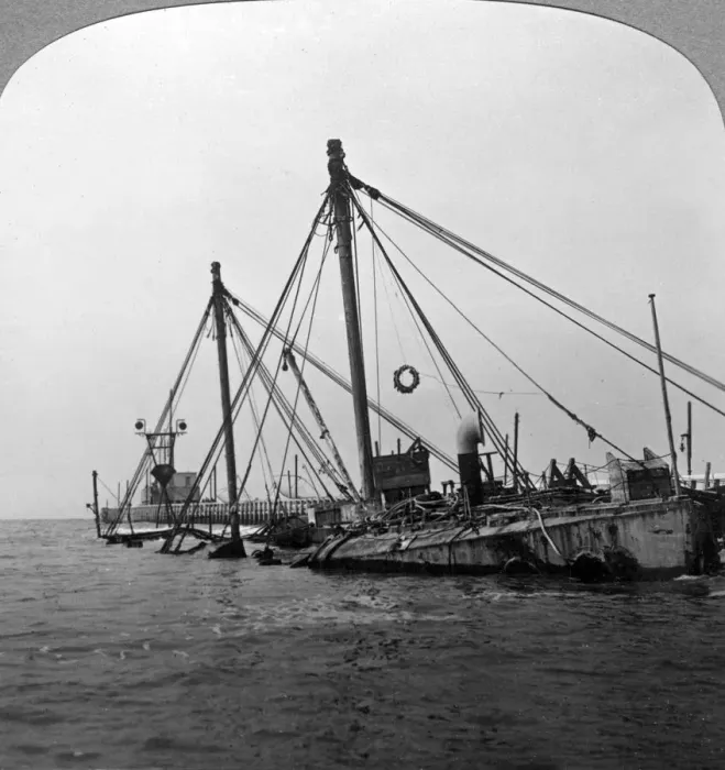 Framed Print : Sunken warship HMS Vindictive, Ostend, Belgium, World War I, 1918. Artist: Realistic Travels Publishers Framed Print : Sunken warship HMS Vindictive, Ostend, Belgium, World War I, 1918. Artist: Realistic Travels Publishers