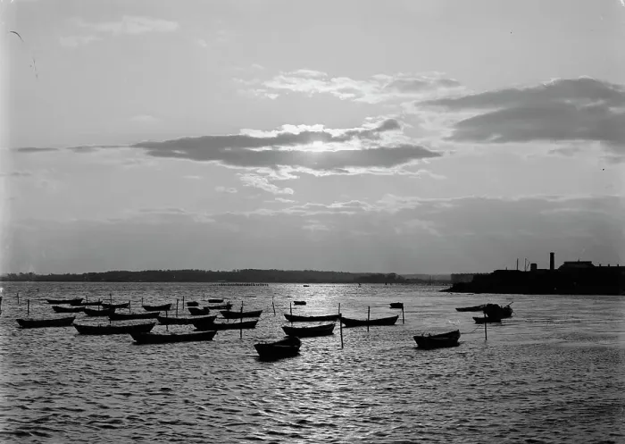 Framed Print : Sunset off Fort McHenry, Baltimore, Md. c1906. Creator: Unknown Framed Print : Sunset off Fort McHenry, Baltimore, Md. c1906. Creator: Unknown