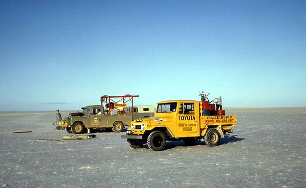 Support vehicles, Bluebird CN7 World Land Speed Record attempt, Lake Eyre, Australia