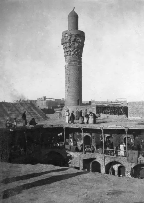 Framed Print : Suq al-Ghazl Minaret, Baghdad, Iraq, 1917-1919 Framed Print : Suq al-Ghazl Minaret, Baghdad, Iraq, 1917-1919