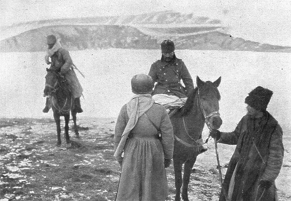 Sur la route de Trebizonde; L'interrogatoire d'officier turc prisonnier qui, les... 1916 (1924) Creator: Unknown