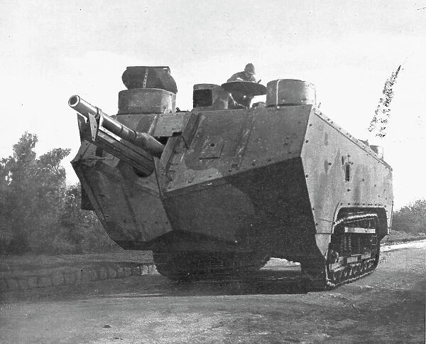 Sur le massif de Moronvilliers; Notre artillerie d'assaut: char armé a l'avant d'un canon... 1917. Creator: Unknown