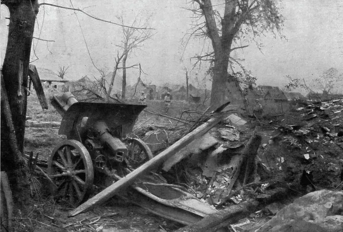 Framed Print : Sur le rerrain de l'avance Francaise au sud de la Somme; Obusier allemand qui etait... 1916. Creator: Unknown