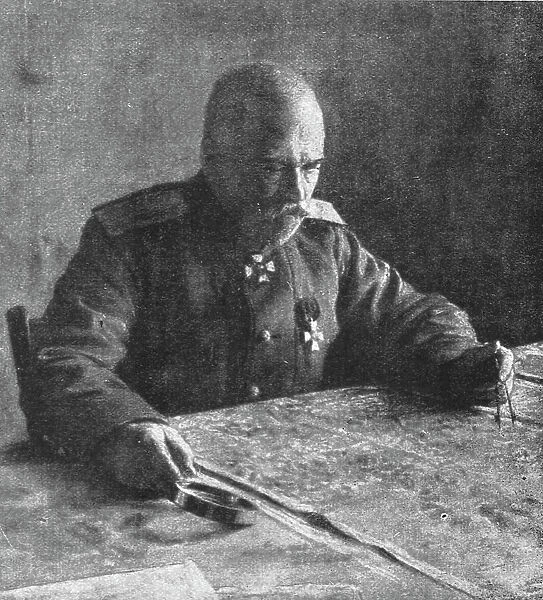 Sur le front Russe; Le general Sakharof, commandant une armee russe en Volhynie, 1916. Creator: Unknown