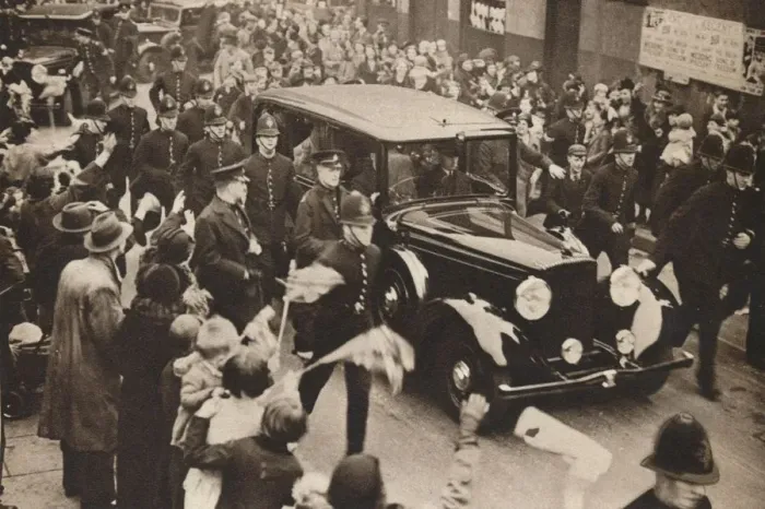 Framed Print : Surprise Drive to Hoxton, 1937 Framed Print : Surprise Drive to Hoxton, 1937