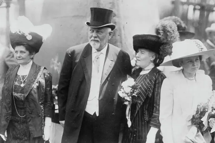 Framed Print : Susan Carey, Gov. J.M. Carey & wife, Dorothy Knight, 1911. Creator: Bain News Service Framed Print : Susan Carey, Gov. J.M. Carey & wife, Dorothy Knight, 1911. Creator: Bain News Service