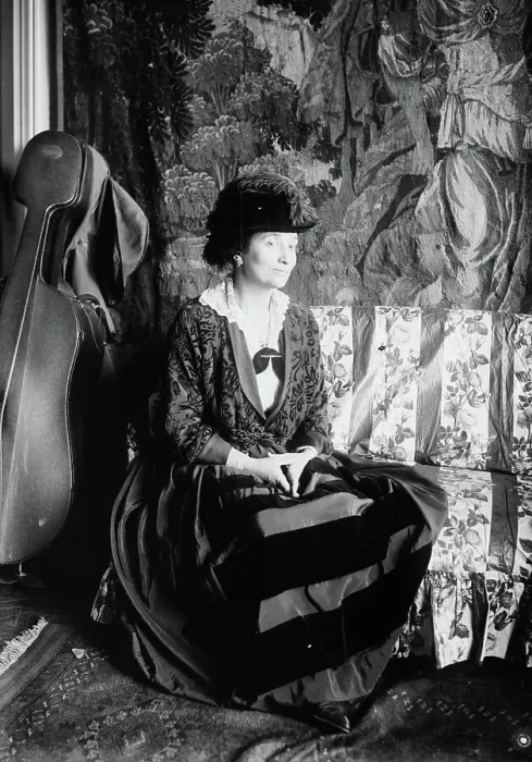 Framed Print : Susan Metcalfe, between c1915 and c1920. Creator: Bain News Service Framed Print : Susan Metcalfe, between c1915 and c1920. Creator: Bain News Service