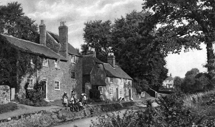 Framed Print : The Swan Inn, Fittleworth, Sussex, c1922. Artist: Horace Walter Nicholls Framed Print : The Swan Inn, Fittleworth, Sussex, c1922. Artist: Horace Walter Nicholls