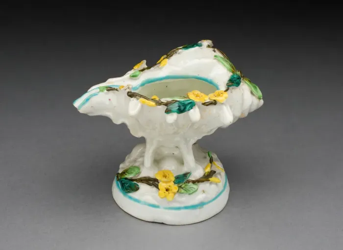 Framed Print : Sweetmeat Dish, Plymouth, City of, c. 1770. Creator: Plymouth Porcelain Factory Framed Print : Sweetmeat Dish, Plymouth, City of, c. 1770. Creator: Plymouth Porcelain Factory