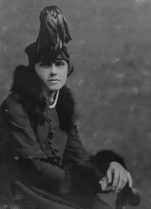 Framed Print : Sykes, Gladys, Miss, portrait photograph, 1916. Creator: Arnold Genthe Framed Print : Sykes, Gladys, Miss, portrait photograph, 1916. Creator: Arnold Genthe
