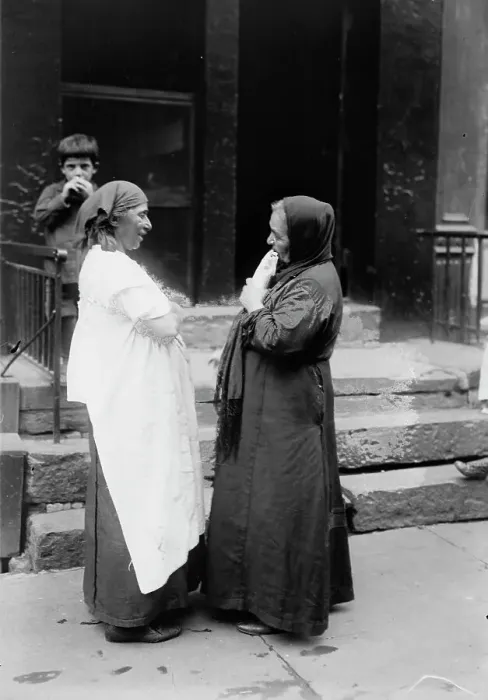 Framed Print : Syrian women, 1916. Creator: Bain News Service Framed Print : Syrian women, 1916. Creator: Bain News Service