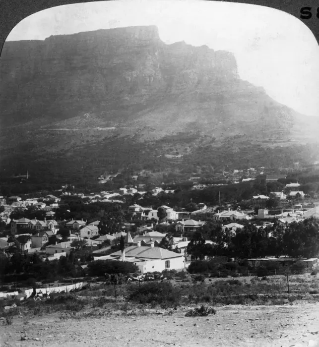 Framed Print : Table Mountain, Cape Town, South Africa. Artist: Underwood & Underwood Framed Print : Table Mountain, Cape Town, South Africa. Artist: Underwood & Underwood