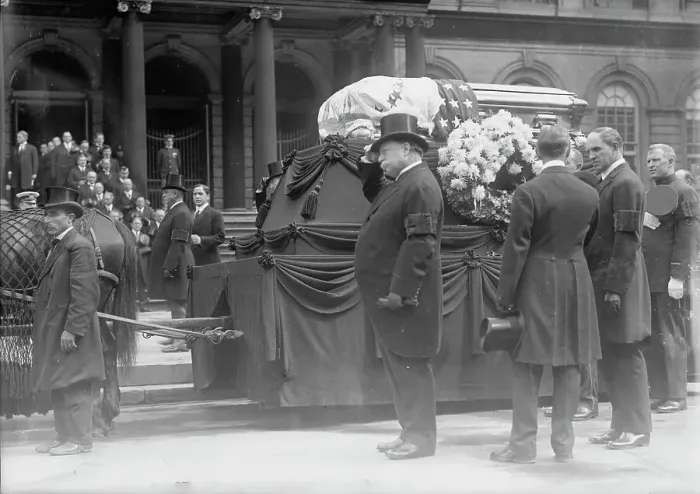 Framed Print : Taft at Gaynor funeral, 1913. Creator: Bain News Service Framed Print : Taft at Gaynor funeral, 1913. Creator: Bain News Service