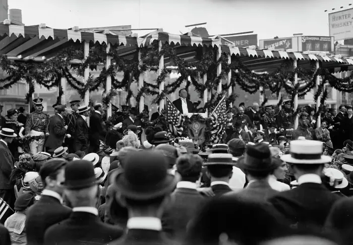 Framed Print : Taft at Maine Monument dedication, 1913. Creator: Bain News Service Framed Print : Taft at Maine Monument dedication, 1913. Creator: Bain News Service