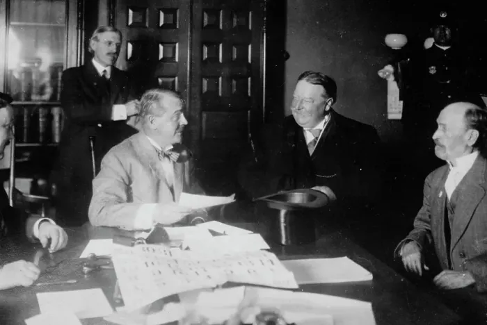 Framed Print : Taft registering, between c1910 and c1915. Creator: Bain News Service Framed Print : Taft registering, between c1910 and c1915. Creator: Bain News Service