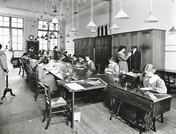 Tailoring class, Barrett Street Trade School for Girls, London, 1915