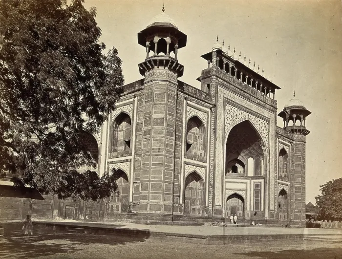 Framed Print : The Taj Mahal, Agra, India: the gateway, c1900. Creator: Unknown Framed Print : The Taj Mahal, Agra, India: the gateway, c1900. Creator: Unknown