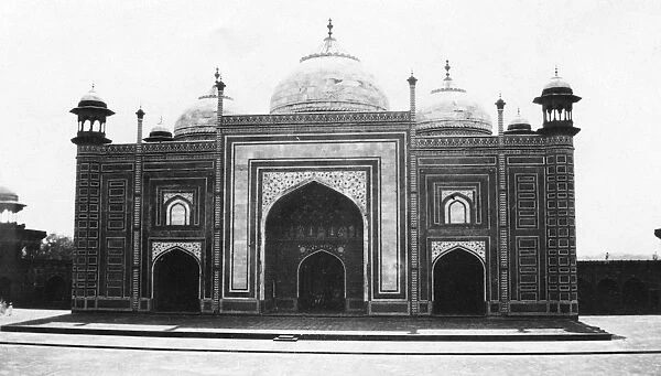 Taj Mahal mosque (or masjid), Agra, India, 1916-1917