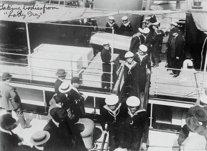 Framed Print : Taking bodies from LADY GREY, 1914. Creator: Bain News Service Framed Print : Taking bodies from LADY GREY, 1914. Creator: Bain News Service