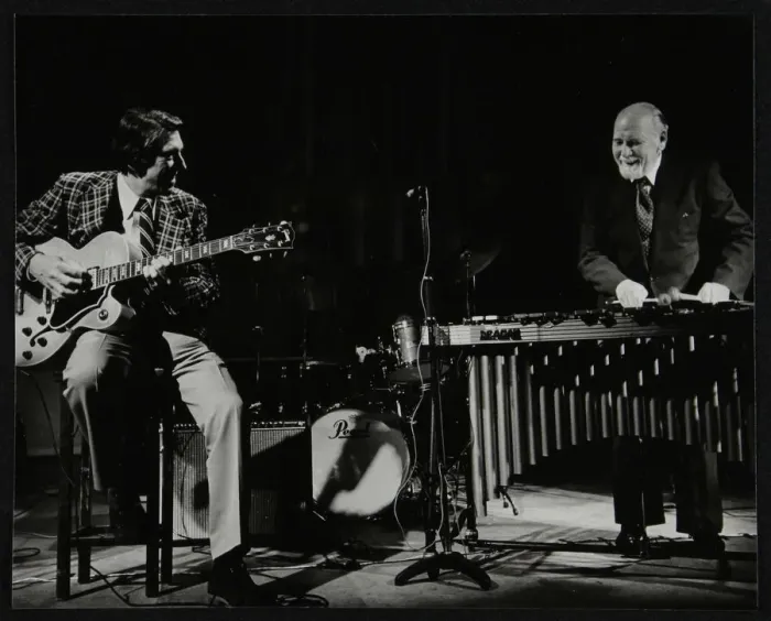 Framed Print : Tal Farlow (guitar) and Red Norvo (vibraphone), performing at Wallingford, Oxfordshire, 1981 Framed Print : Tal Farlow (guitar) and Red Norvo (vibraphone), performing at Wallingford, Oxfordshire, 1981