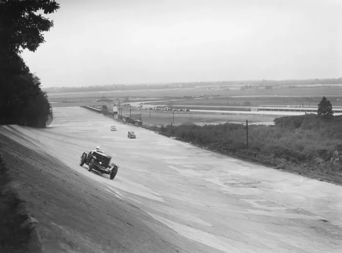 Framed Print : Talbot 95 Special of GA Wooding racing on the banking at Brooklands, 1938 or 1939 Framed Print : Talbot 95 Special of GA Wooding racing on the banking at Brooklands, 1938 or 1939