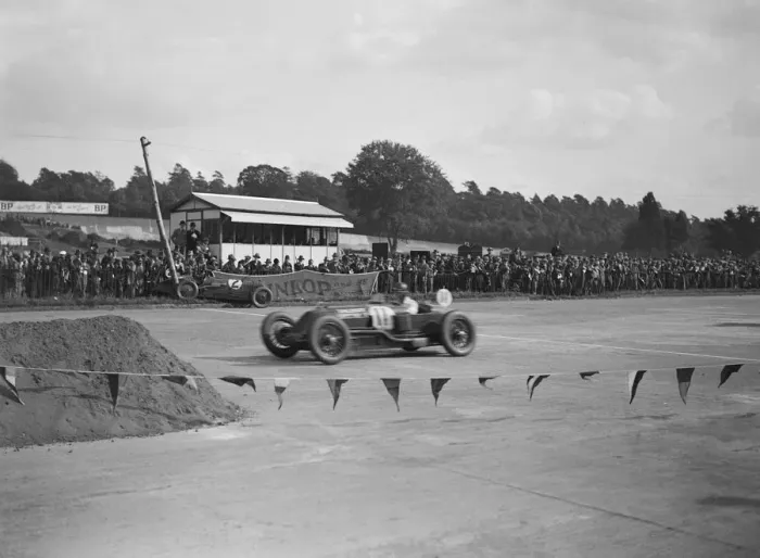Framed Print : Talbot-Darracq of Henry Segrave, JCC 200 Mile Race, Brooklands, 1926. Artist: Bill Brunell Framed Print : Talbot-Darracq of Henry Segrave, JCC 200 Mile Race, Brooklands, 1926. Artist: Bill Brunell