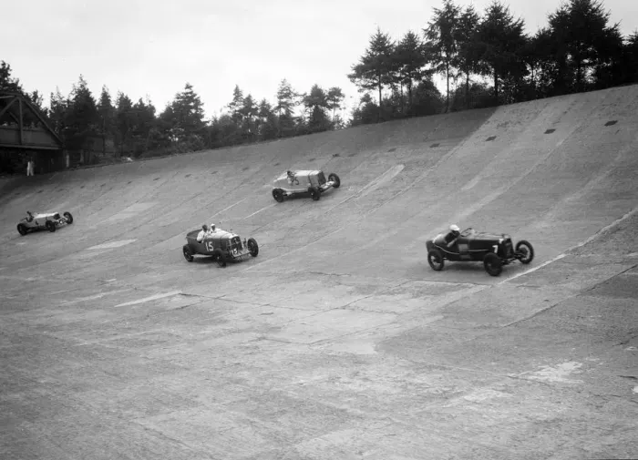 Framed Print : Talbot, Lagonda and Invicta racing on the Members Banking at Brooklands. Artist: Bill Brunell Framed Print : Talbot, Lagonda and Invicta racing on the Members Banking at Brooklands. Artist: Bill Brunell